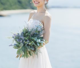 AAAカップでもウェディングドレスをキレイに着こなすコツは?